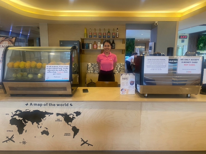 フィリピン留学 Cebu21 - SMEAG ENCANTO-Front,cafe area, nurse station-9